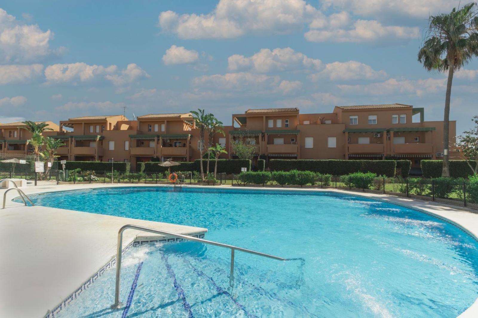 Urbanizacion Jardin Del Golf 1 Lägenhet Novo Sancti Petri Exteriör bild